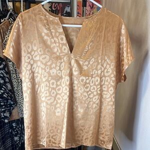 Elegant Gold Leopard Print Women's Top